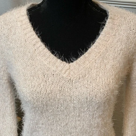 Abercrombie & Fitch Long Sleeve Sweater - Picture 2 of 8